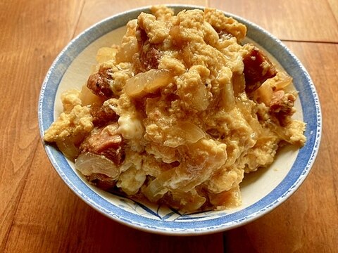 やきとり缶で楽々！親子丼